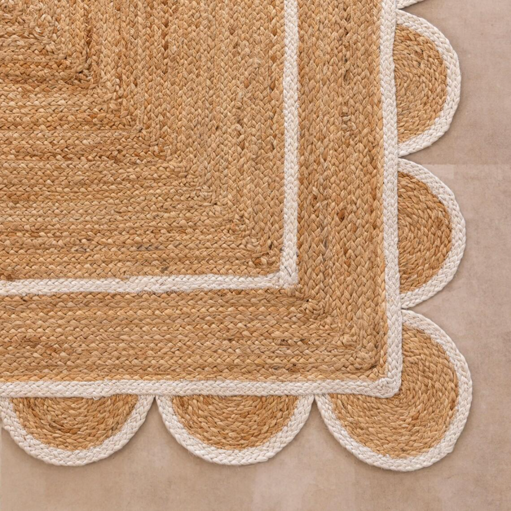 Handmade Scalloped Rectangle Jute Rug with White Border Line – Natural Eco-Friendly Area Carpet